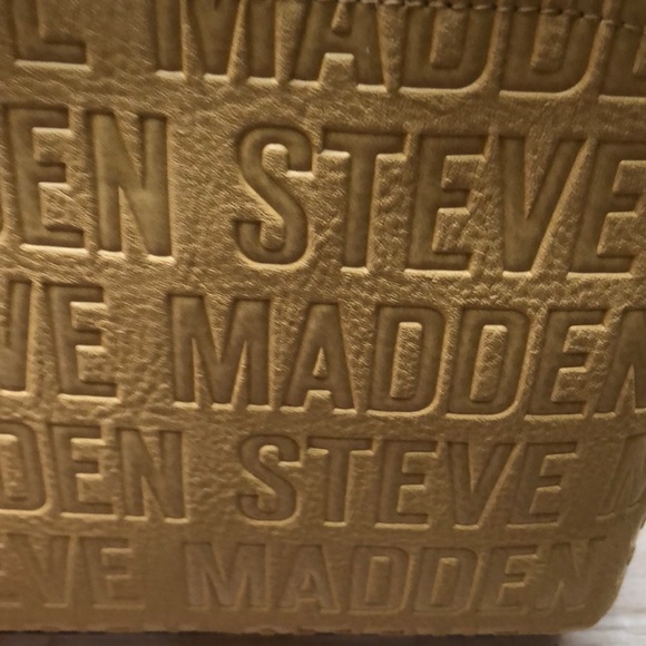 Steve Madden Bmarilyn Crossbody Bag In Mustard - Picture 4 of 8